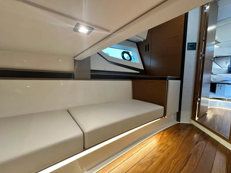 Slide: The Image of Tiara 43 LE 2023 - 54