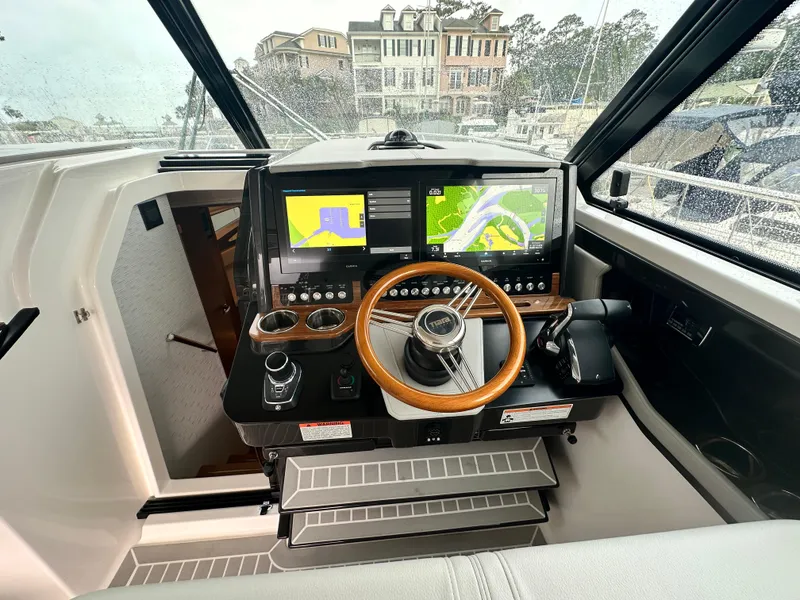 Slide: The Image of Tiara 43 LE 2023 - 58