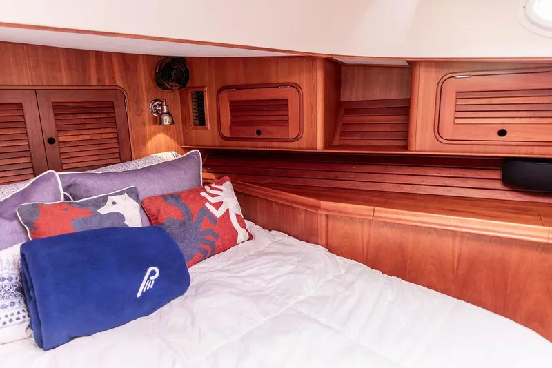 Slide: The Image of Hinckley Yachts Talaria 44 MY 2007 - 51