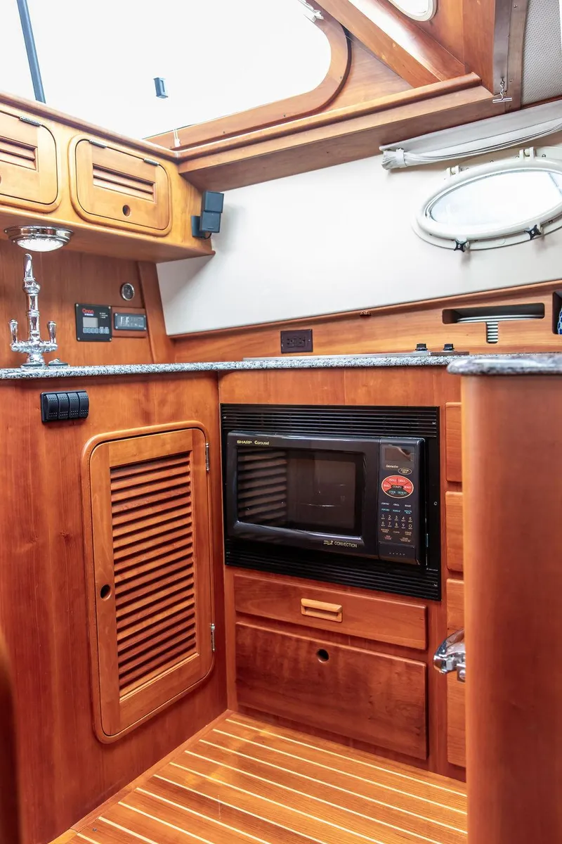 Slide: The Image of Hinckley Yachts Talaria 44 MY 2007 - 71