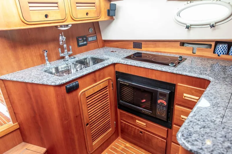 Slide: The Image of Hinckley Yachts Talaria 44 MY 2007 - 72