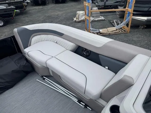 Slide: The Image of Godfrey Sweetwater 2286 SFLC - Yamaha 250 SHO 2026 - 10