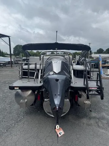 Slide: The Image of Godfrey Sweetwater 2286 SFLC - Yamaha 250 SHO 2026 - 3