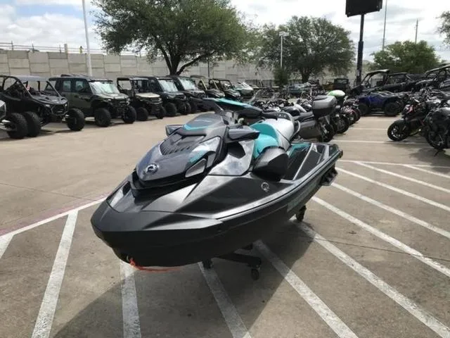 Slide: The Image of Sea-Doo GTR™ 230 BRP Premium Audio, iBR 2025 - 5