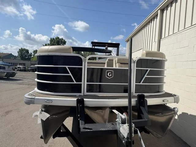 Slide: The Image of Godfrey Sw 2286 SFL TT 2023 - 3