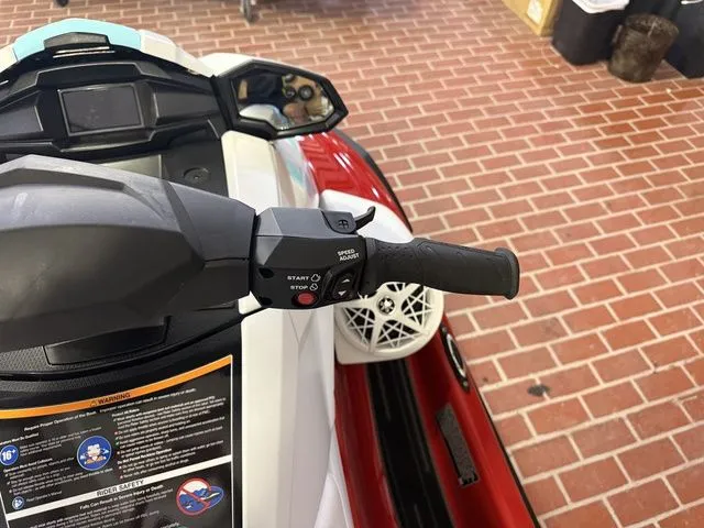 Slide: The Image of Yamaha VX Limited 2025 - 15