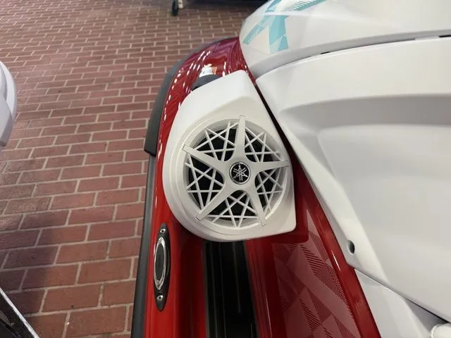 Slide: The Image of Yamaha VX Limited 2025 - 16