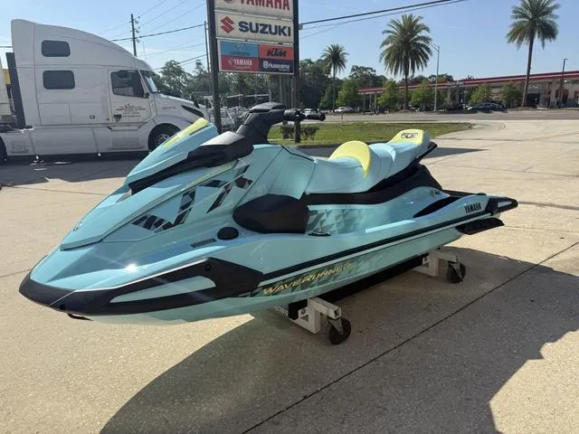 Slide: The Image of Yamaha VX Limited HO 2025 - 6