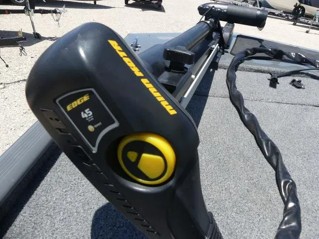 Slide: The Image of Tracker Pro 170 2017 - 11