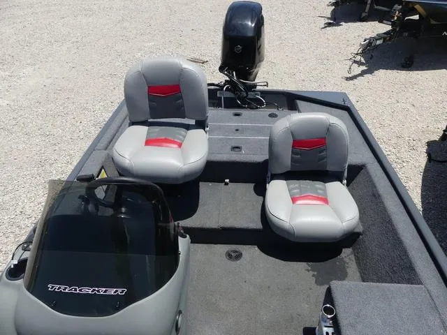 Slide: The Image of Tracker Pro 170 2017 - 13