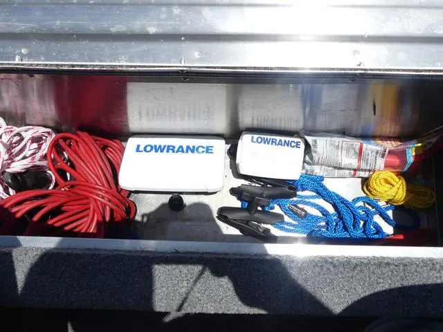 Slide: The Image of Tracker Pro 170 2017 - 14