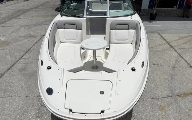 Slide: The Image of Sea Ray 240 Sundeck 2011 - 14