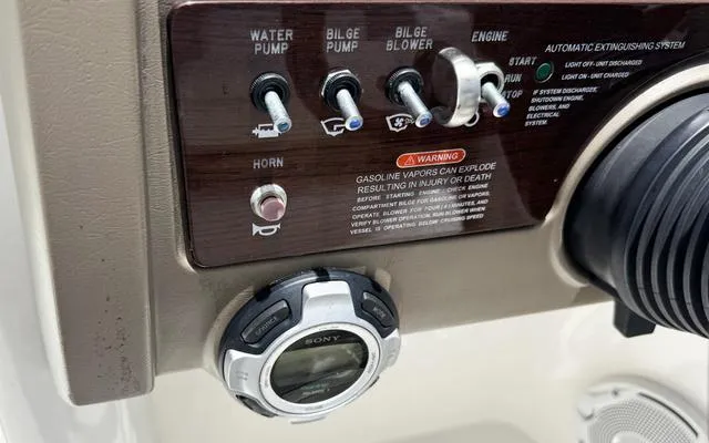 Slide: The Image of Sea Ray 240 Sundeck 2011 - 25