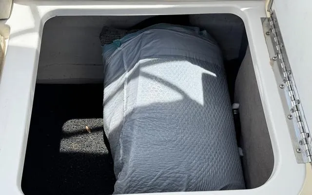 Slide: The Image of Sea Ray 240 Sundeck 2011 - 29