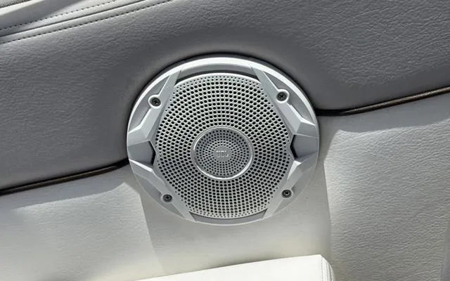 Slide: The Image of Sea Ray 240 Sundeck 2011 - 31