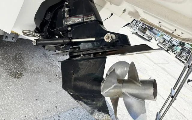 Slide: The Image of Sea Ray 240 Sundeck 2011 - 7