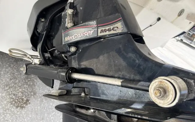 Slide: The Image of Sea Ray 240 Sundeck 2011 - 8