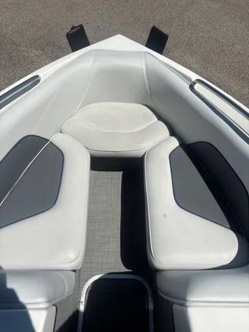 Slide: The Image of Centurion Bowrider 2003 - 7