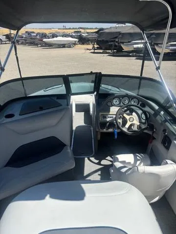 Slide: The Image of Centurion Bowrider 2003 - 8