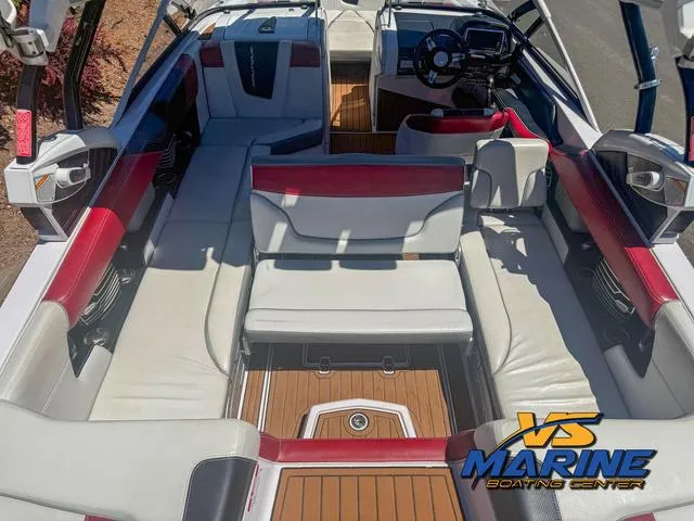 Slide: The Image of Nautique G23 2013 - 12