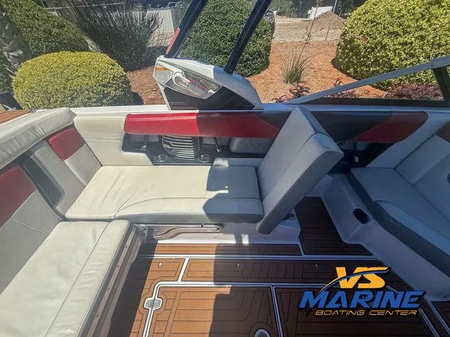 Slide: The Image of Nautique G23 2013 - 19