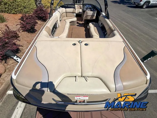 Slide: The Image of Malibu Wakesetter Lsv 247 2008 - 9