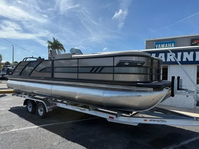 Slide: The Image of Bentley Pontoons Elite 253 Swingback 2026 - 3