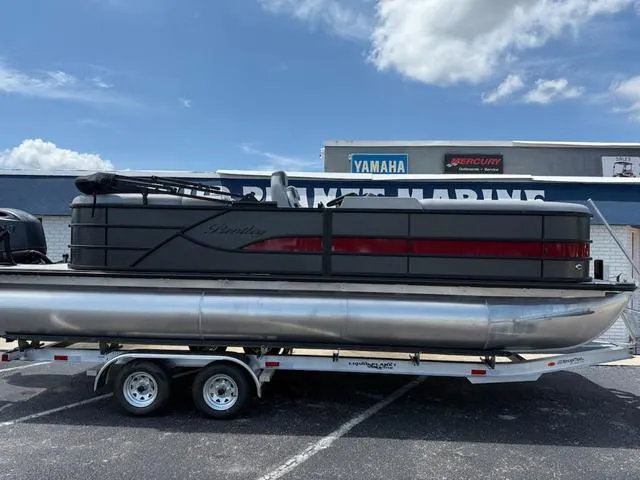 Slide: The Image of Bentley Pontoons Legacy 223 Navigator 2026 - 3