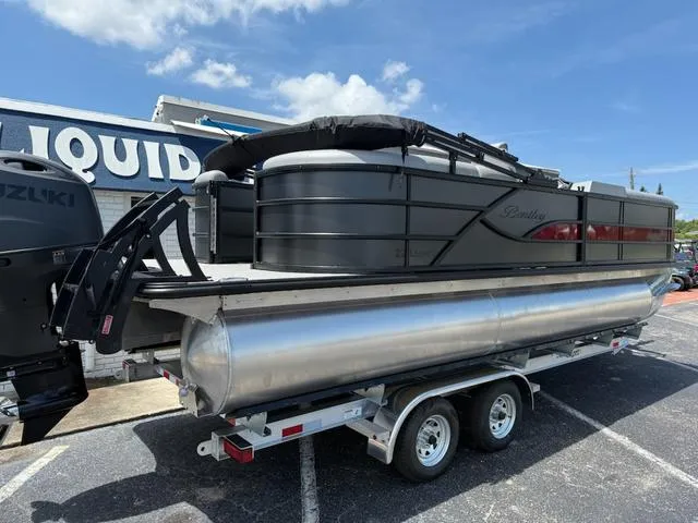 Slide: The Image of Bentley Pontoons Legacy 223 Navigator 2026 - 4