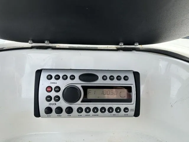 Slide: The Image of Tigé 20i 2006 - 22