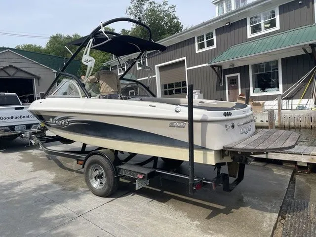 Slide: The Image of Tigé 20i 2006 - 6