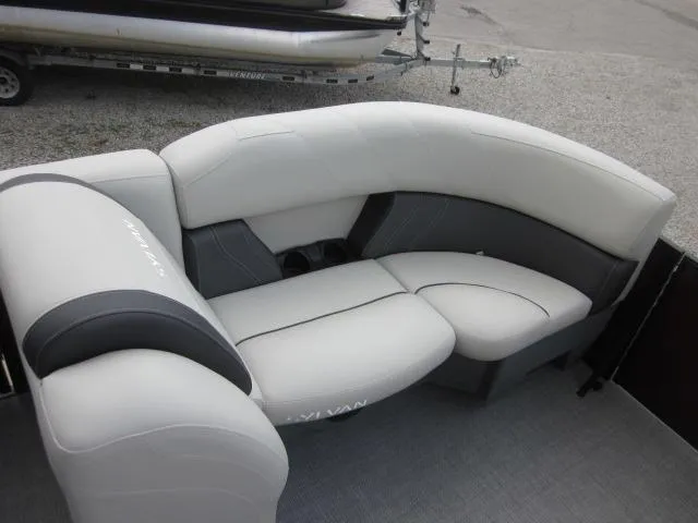 Slide: The Image of Sylvan Mirage 8522 LZ 2025 - 12