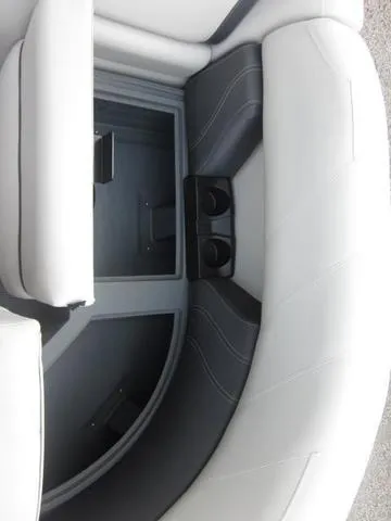 Slide: The Image of Sylvan Mirage 8522 LZ 2025 - 13