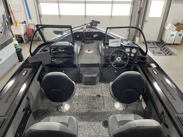 Slide: The Image of Tracker Targa V-18 Combo 2026 - 11