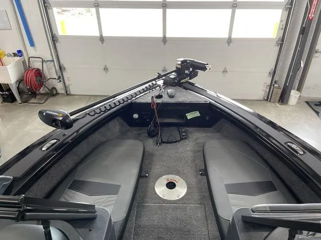 Slide: The Image of Tracker Targa V-18 Combo 2026 - 12