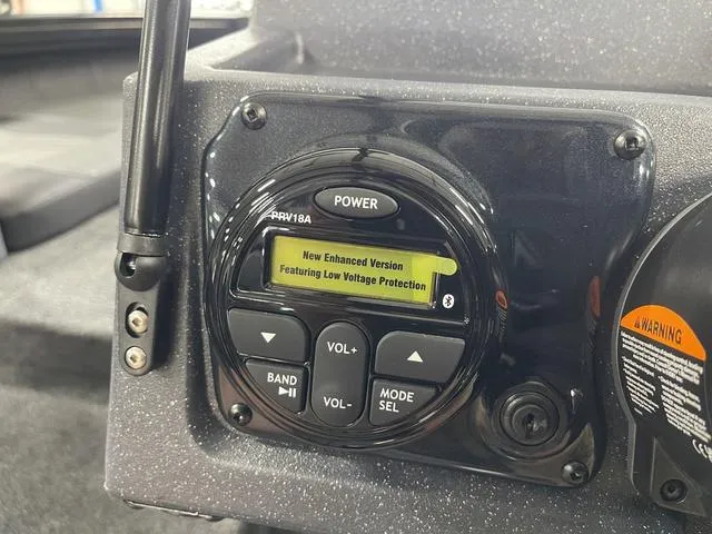 Slide: The Image of Tracker Targa V-18 Combo 2026 - 28