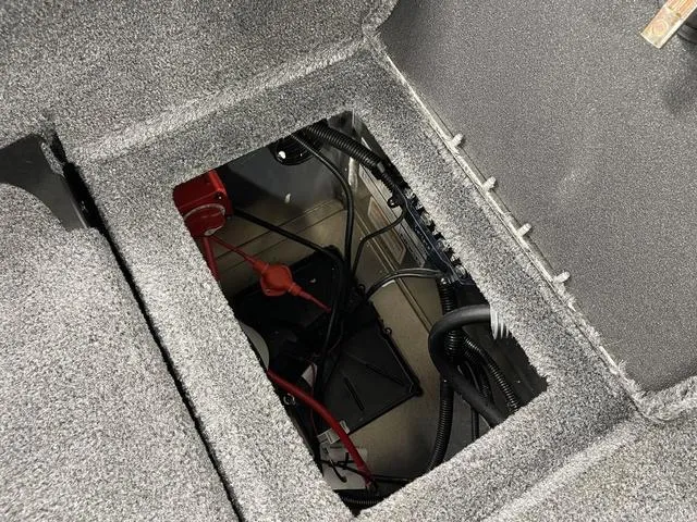 Slide: The Image of Tracker Targa V-18 Combo 2026 - 37