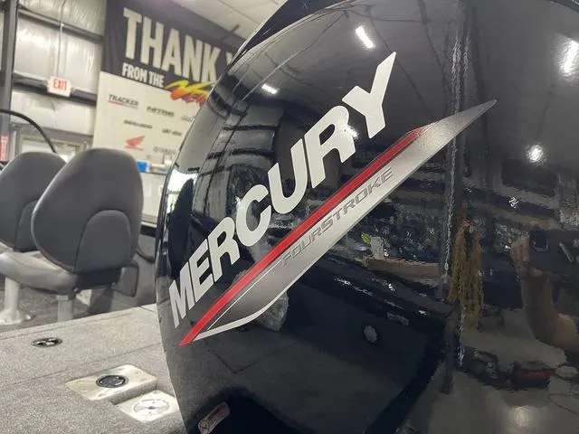 Slide: The Image of Tracker Targa V-18 Combo 2026 - 6