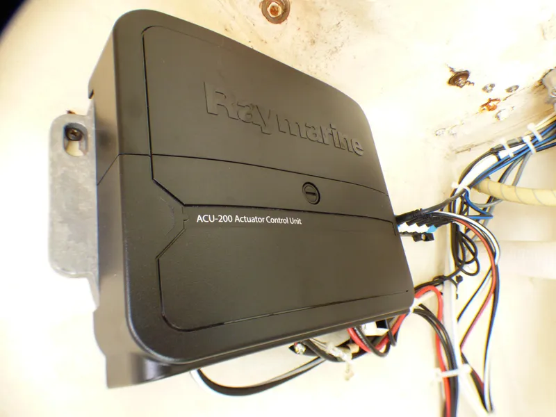 Slide: The Image of Raymarine ACU-200 actuator control unit in a 2002 J Boats J/109 yacht. - 33