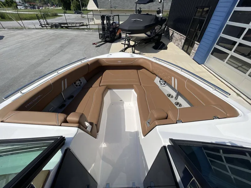 Slide: The Image of Regal LS9 2024 - 20