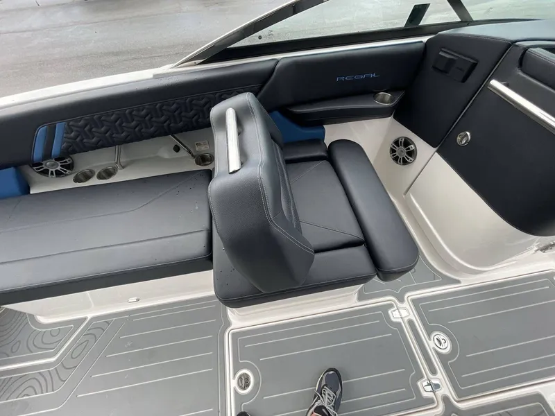 Slide: The Image of Regal LS6 Surf 2024 - 19