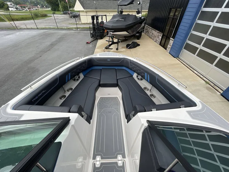 Slide: The Image of Regal LS6 Surf 2024 - 21