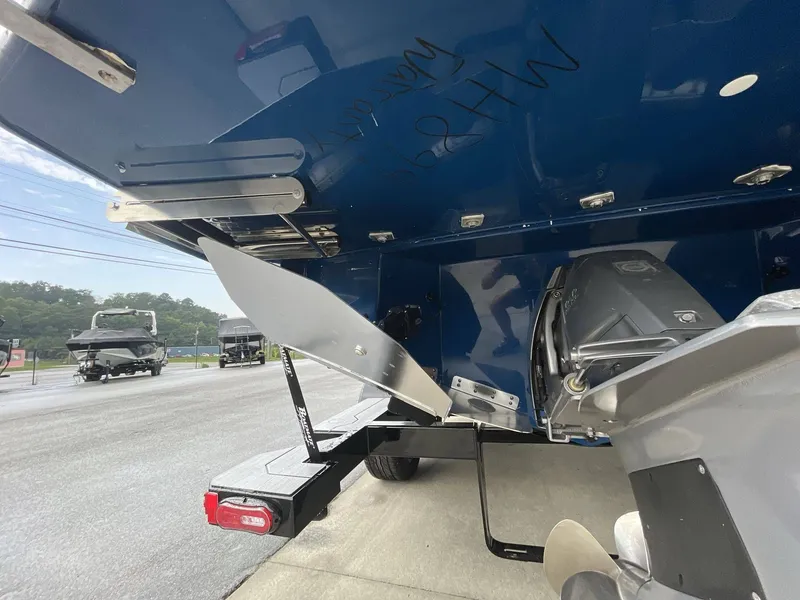 Slide: The Image of Regal LS6 Surf 2024 - 7