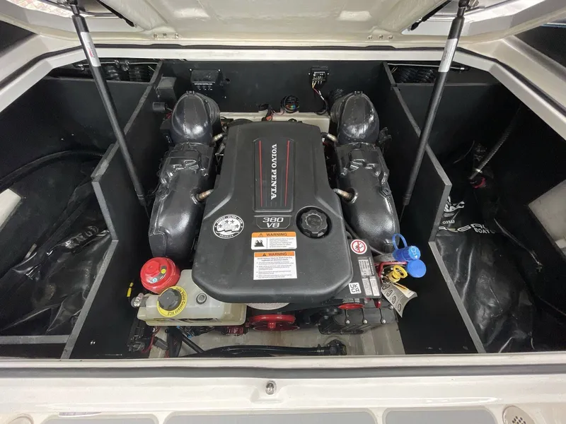 Slide: The Image of Regal LS6 Surf 2024 - 8