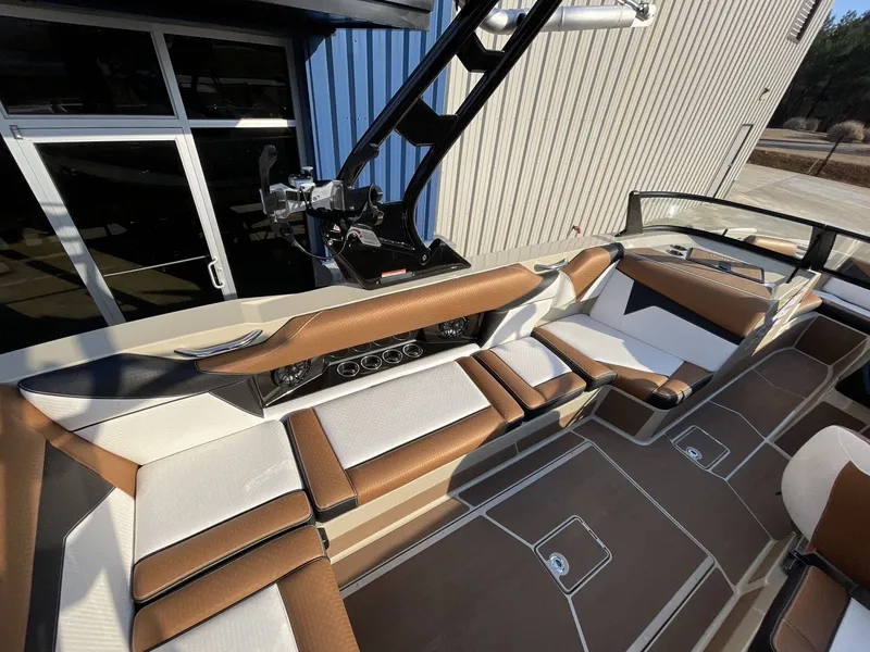 Slide: The Image of Supreme S240 2025 - 11