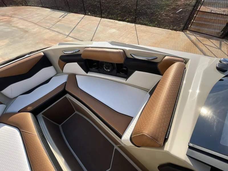 Slide: The Image of Supreme S240 2025 - 12