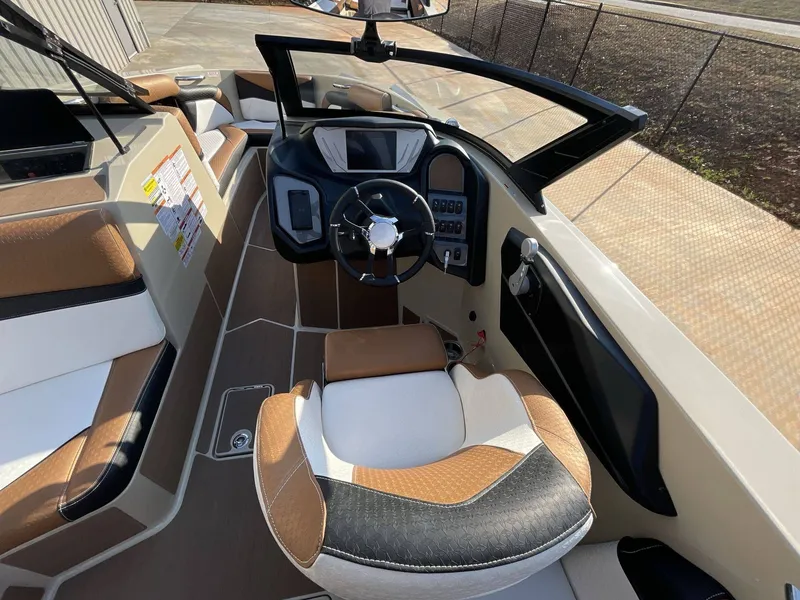 Slide: The Image of Supreme S240 2025 - 27