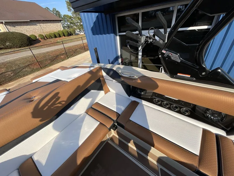 Slide: The Image of Supreme S240 2025 - 8