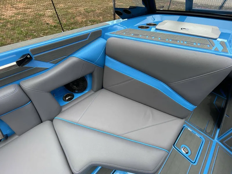 Slide: The Image of Centurion Nv213 2025 - 10