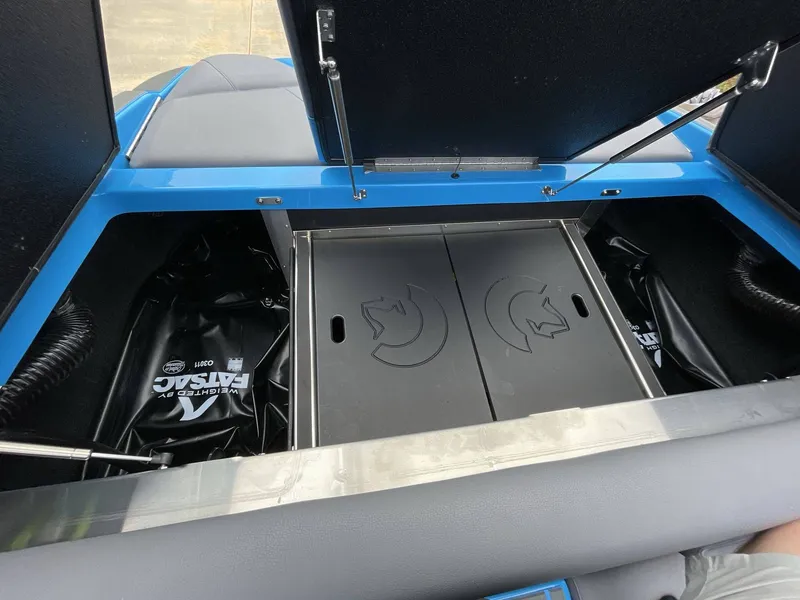 Slide: The Image of Centurion Nv213 2025 - 15